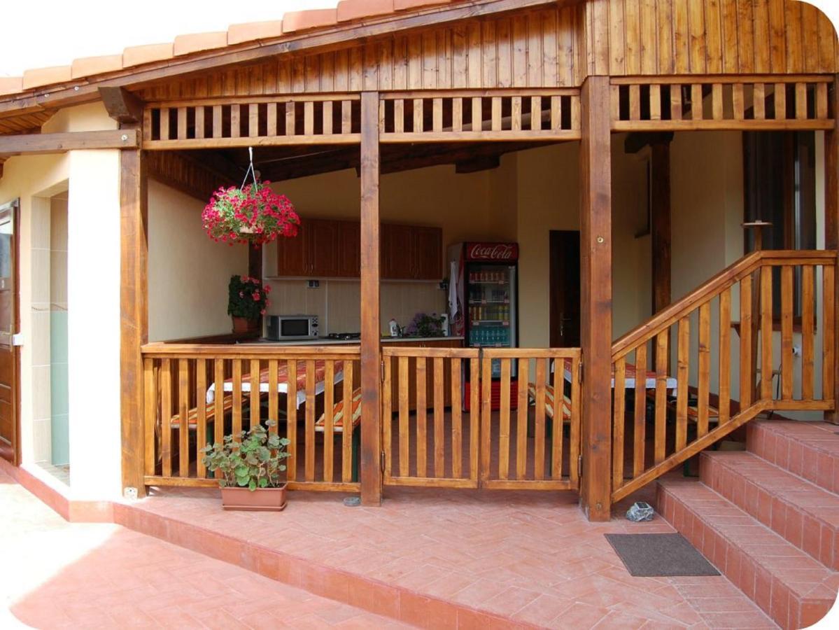 فندق Sînmartinفي  Casa Rad المظهر الخارجي الصورة